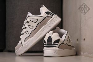 Tênis Adidas Branco e Bege com Solado Chunky