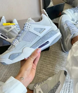 Tênis Sneaker Cano Médio Cinza com Detalhes Salpicados (Estilo Jordan)