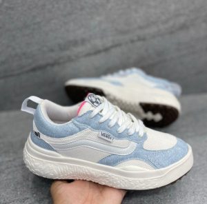 Tênis Vans azul bebê